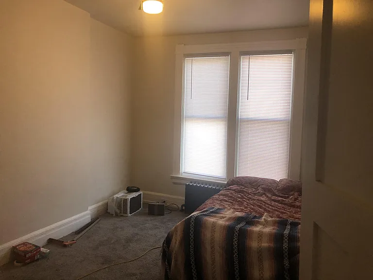 225-227 Gilman Ave — Photo 10