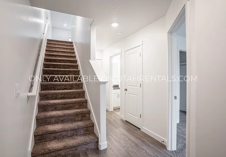 333 S 1110 W — Photo 14