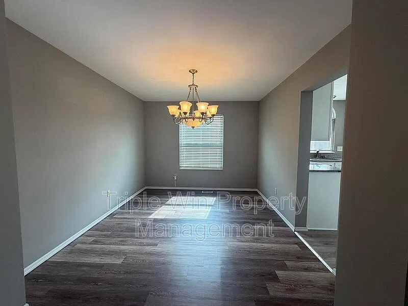 4 bed, 2.5 bath, 1928 sqft, $2,250 — Photo 4