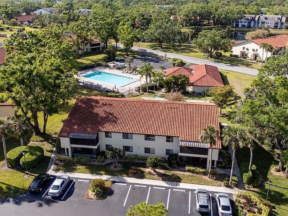 3rd image of 5671 Gardens Dr