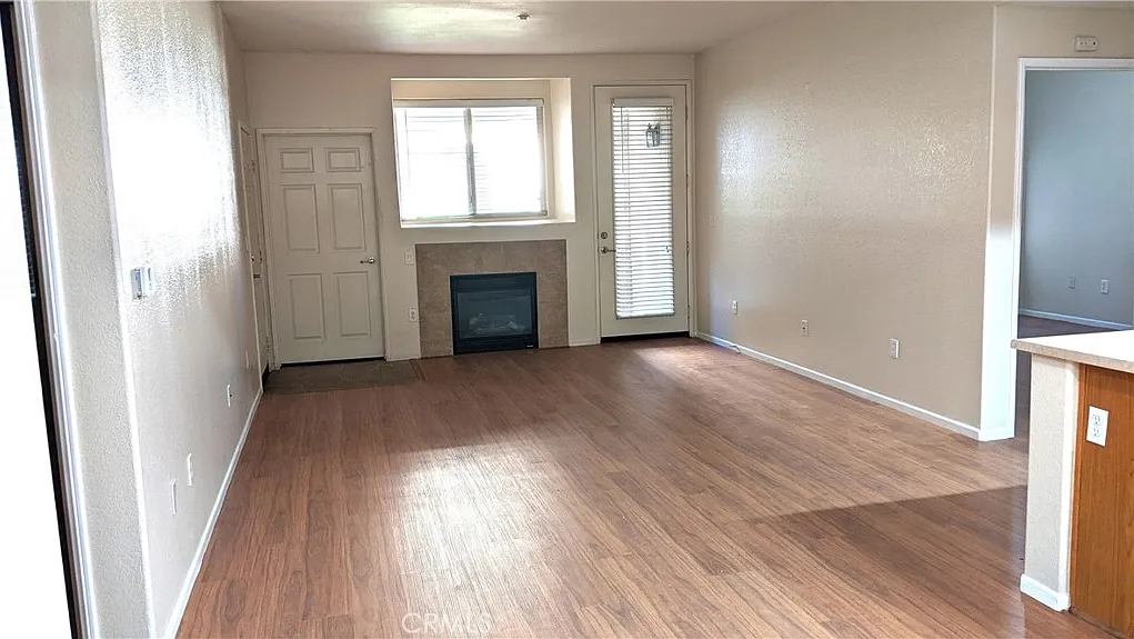 2 bed, 1159 sqft, $2,400 — Photo 1