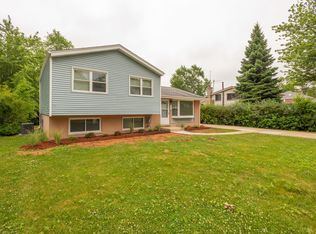 205 Donald Ter, Glenview, IL 60025