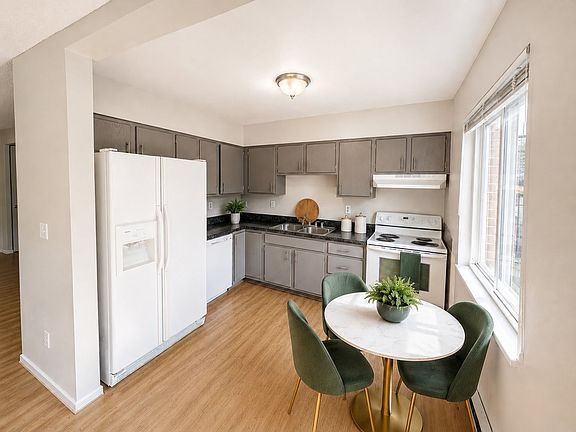 5th image of 3955 Stonedike Dr APT C