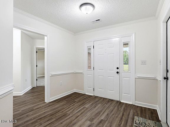 5th image of 170 Leslie Road