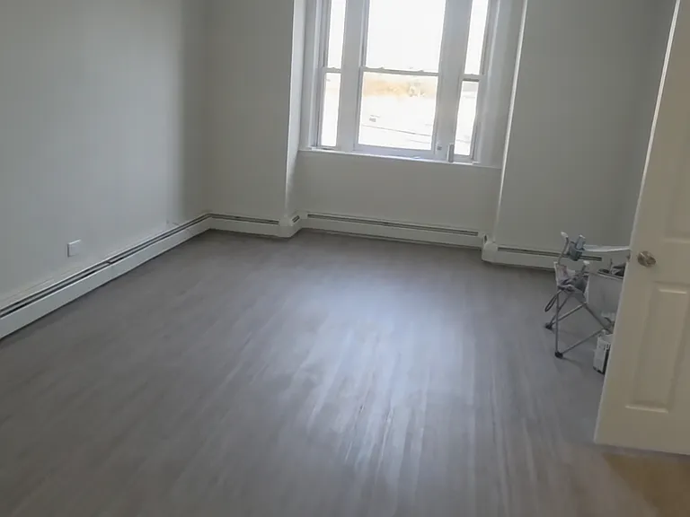 6405 Broadway #2 — Photo 2