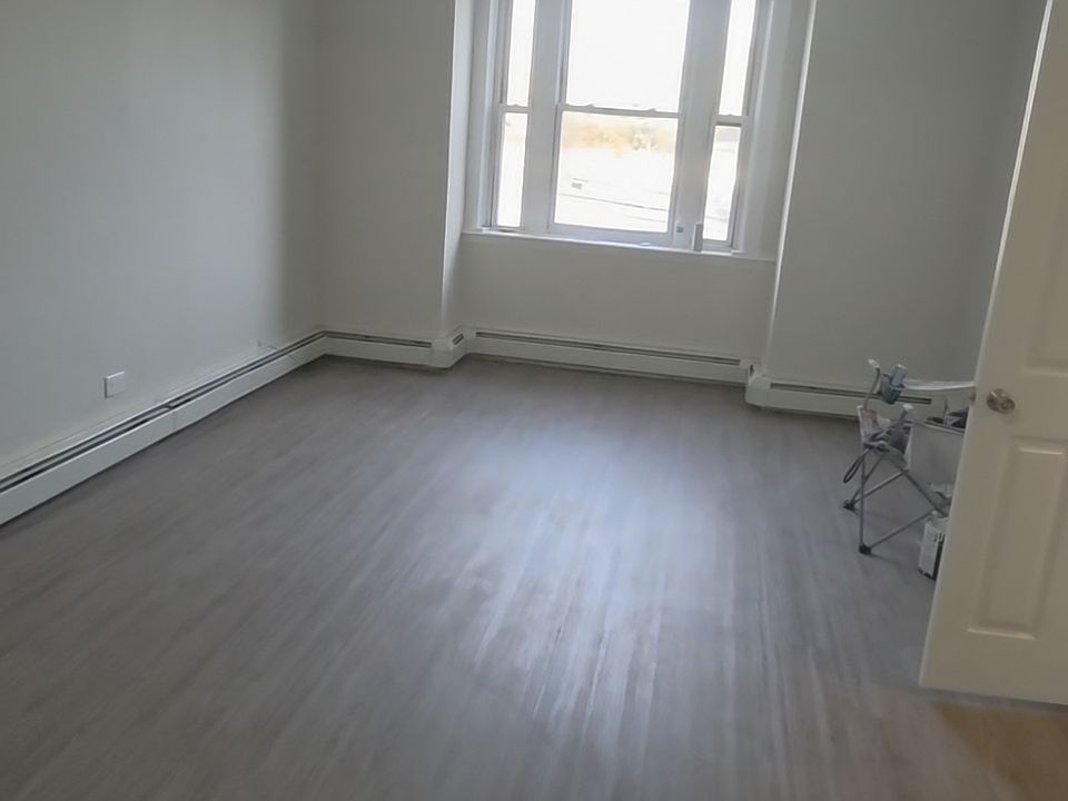 2nd image of 6405 Broadway #2