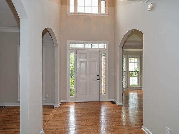 2 story foyer