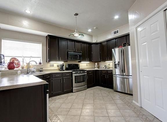 5th image of 2400 Brookhaven Dr