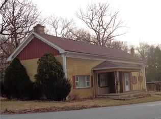 8367 Rextown Rd, Slatington, PA 18080