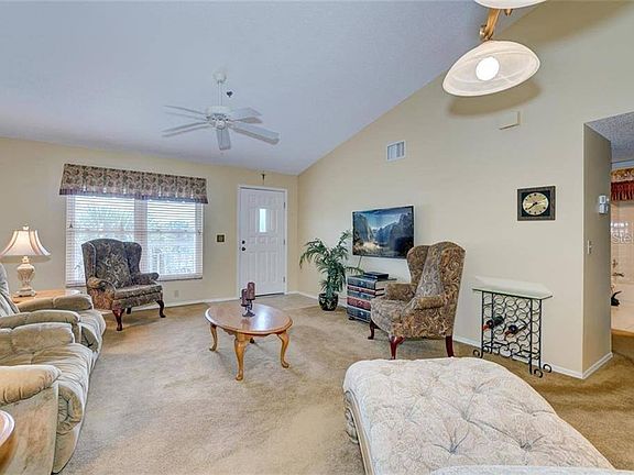 5th image of 2022 Camelot Dr APT 53