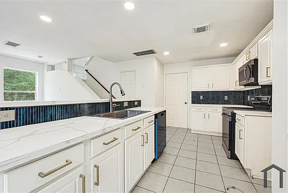 146 S Walden Elms Cir — Photo 14