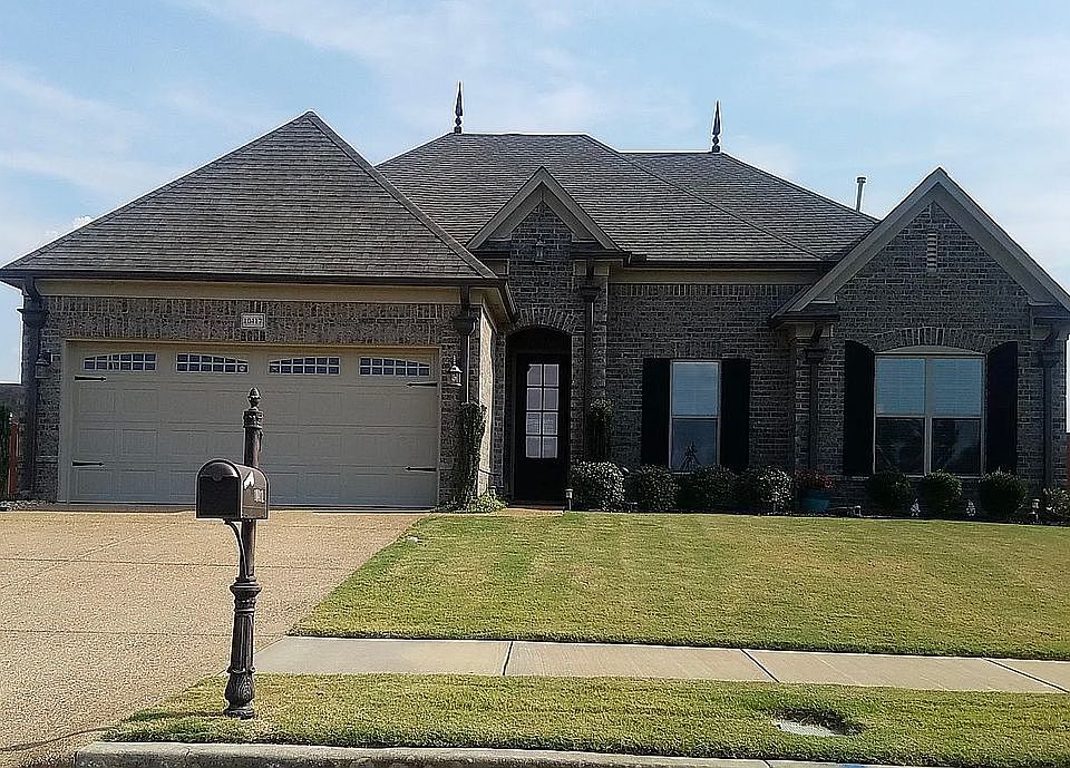 1st image of 10417 Parker Dr