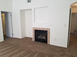 4416 Pebble Creek Dr APT B, Bakersfield, CA 93312