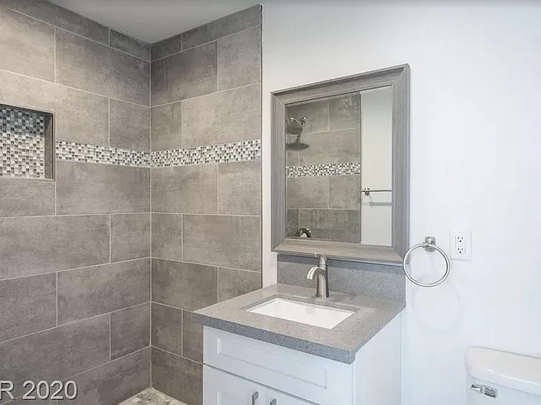 343 N 10th St #1 — Photo 5