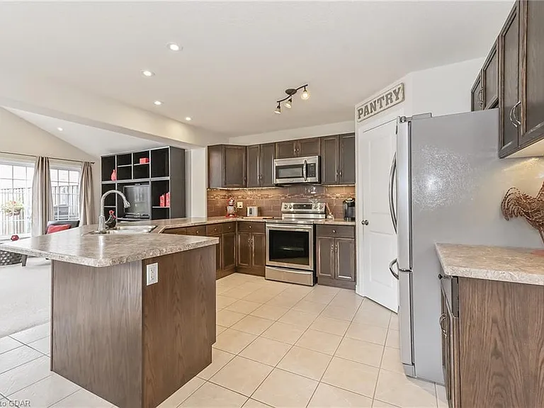 354 Grange Rd #B — Photo 3