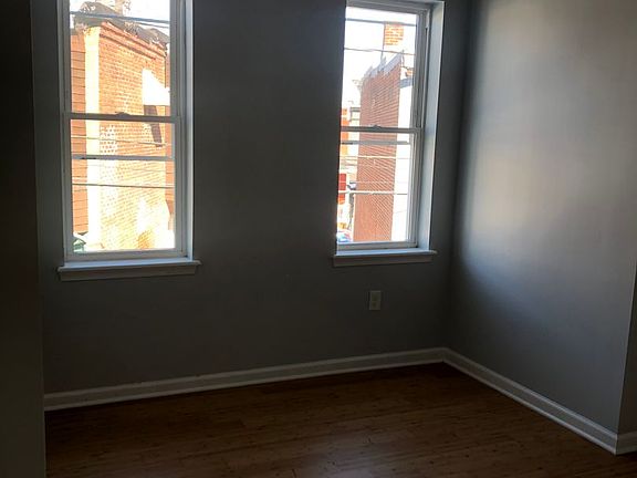 4th image of 1648 Cliftview Ave