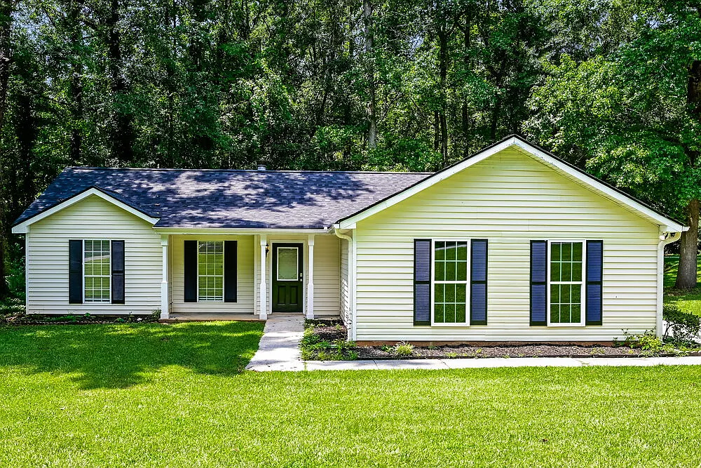 3 bed, 2.0 bath, 1242 sqft, $1,850 — Photo 1