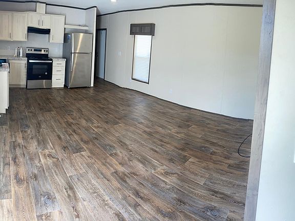 Panoramic pic of living area.