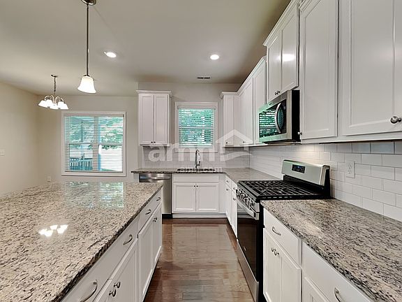 3rd image of 103 White Ash Ln