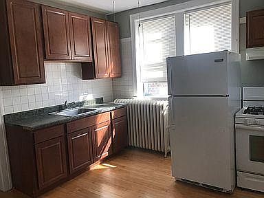 1st image of 5506 N Spaulding Ave #2