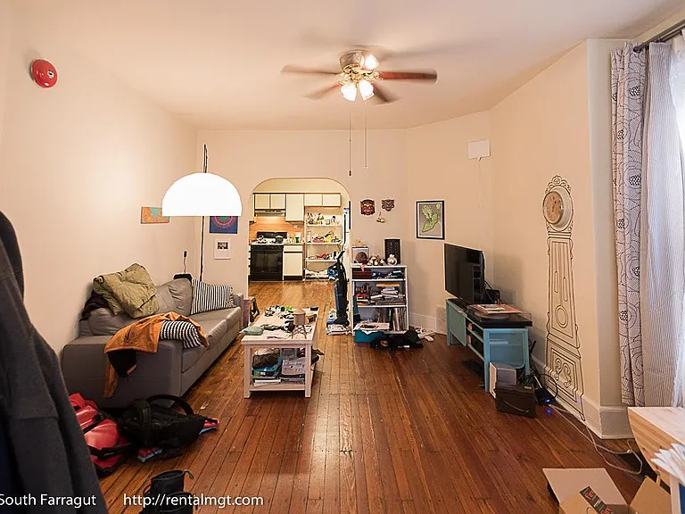 Living room (tenant's furniture)