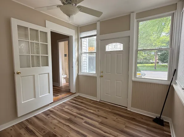 109 Main St #A, Meriden, CT 06451
