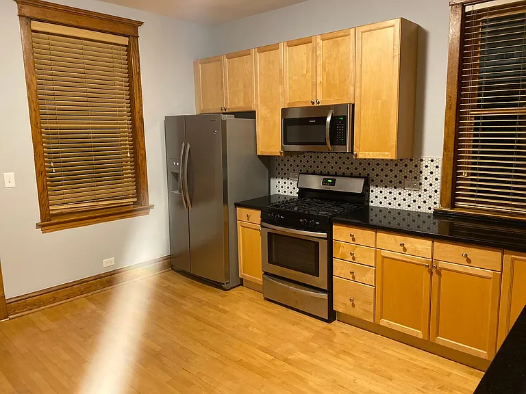 3739 N Greenview Ave #2F — Photo 3