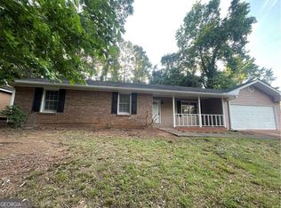 65 N Lakeside Dr, Ellenwood, GA 30294