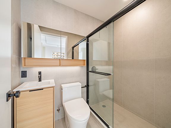 5th image of 931 Carroll St #1427