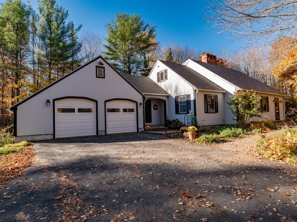 34 Gilbert Drive, Manchester, ME 04351