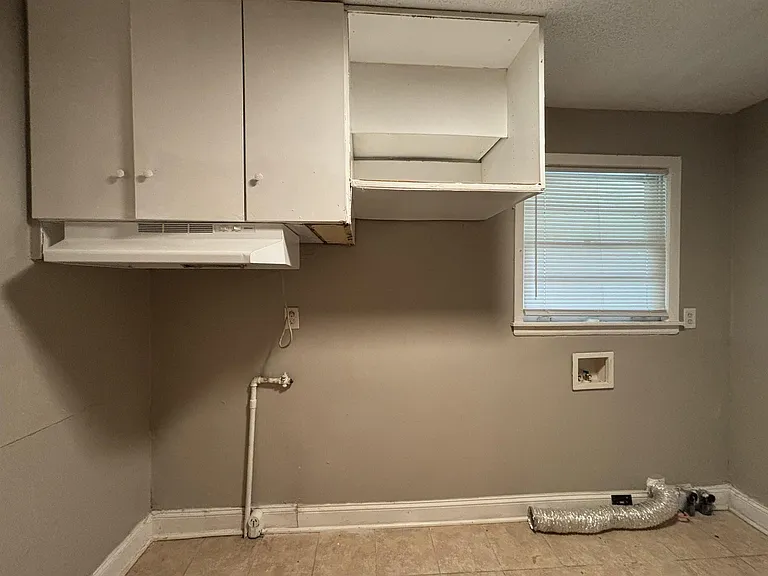 4694 McCrory Ave — Photo 6