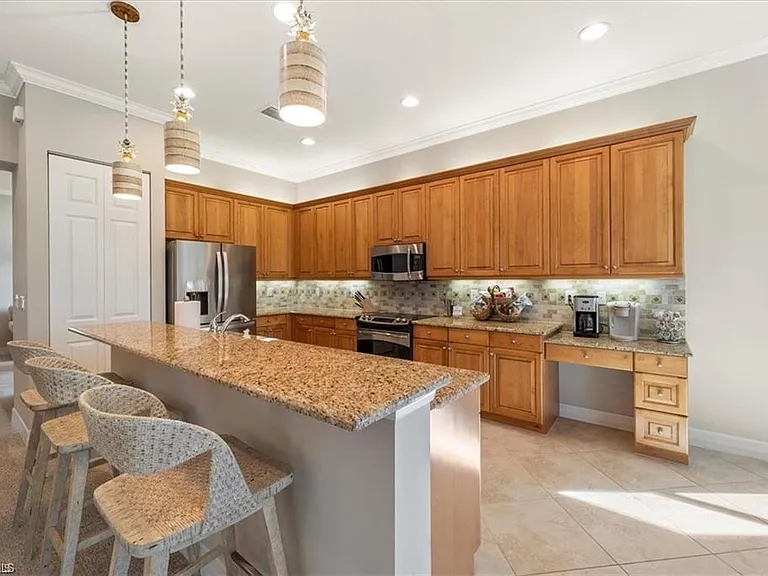 6670 Marbella Ln — Photo 6