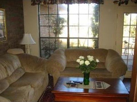 3rd image of 713 Cobblestone Dr