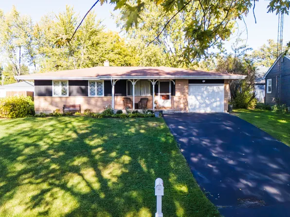 455 Birchwood Dr, Antioch, IL 60002