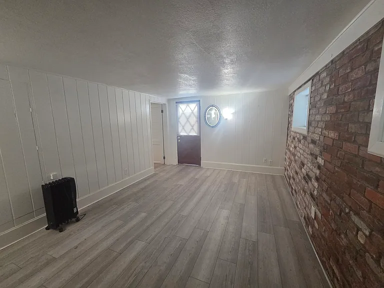3851 Vineyard Ave #D — Photo 6
