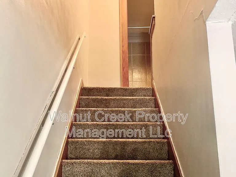 1911 E 34th St — Photo 9