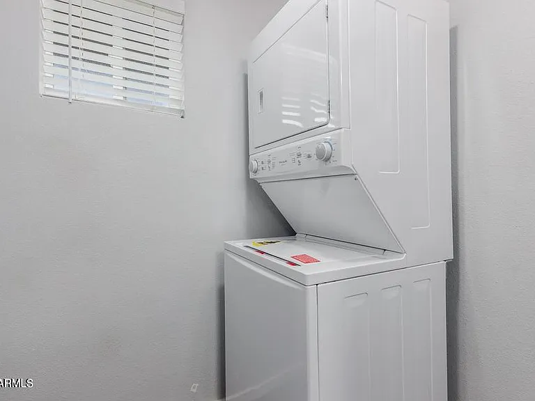 1222 W 4th St #2 — Photo 14