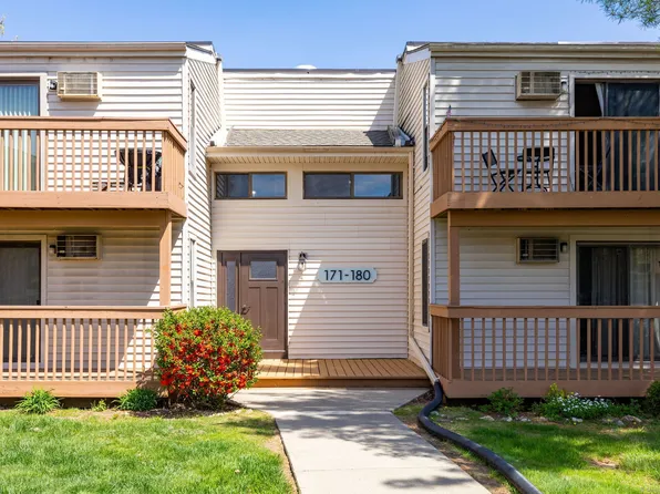 172 Woodland Drive #172, Cromwell, CT 06416