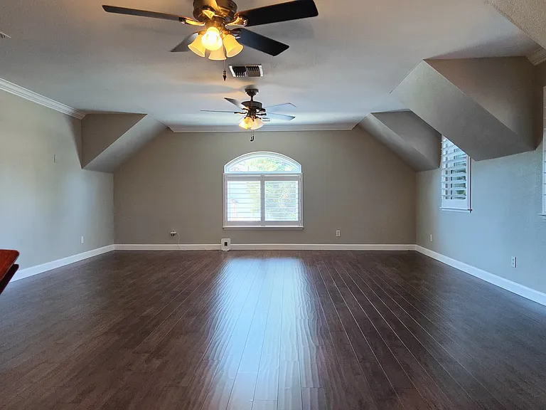 2076 Mesa Ave — Photo 15