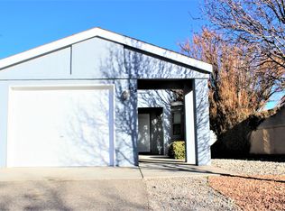 1013 Harrison Dr NE, Rio Rancho, NM 87144