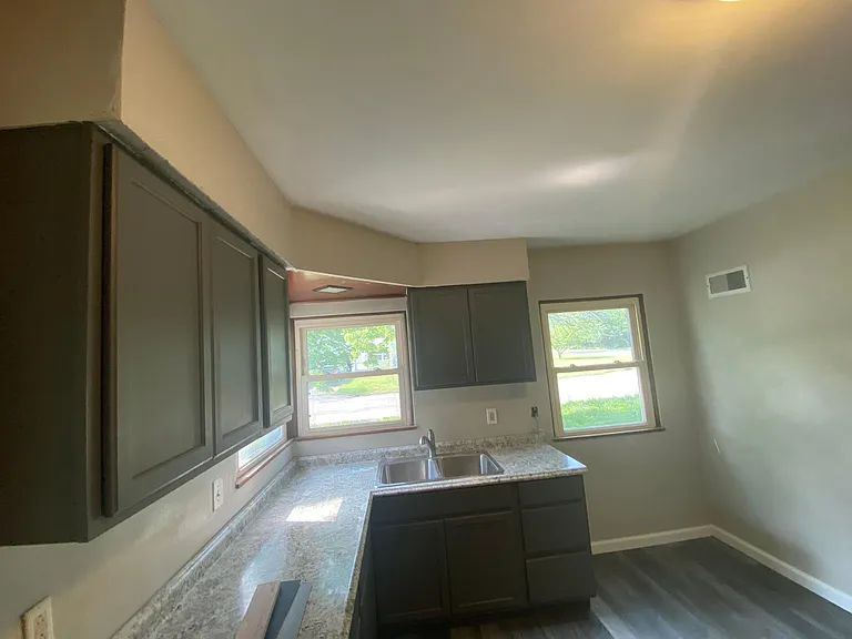 48 Windsor Dr — Photo 7