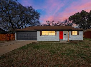 6913 Robinhood Ln, Fort Worth, TX 76112
