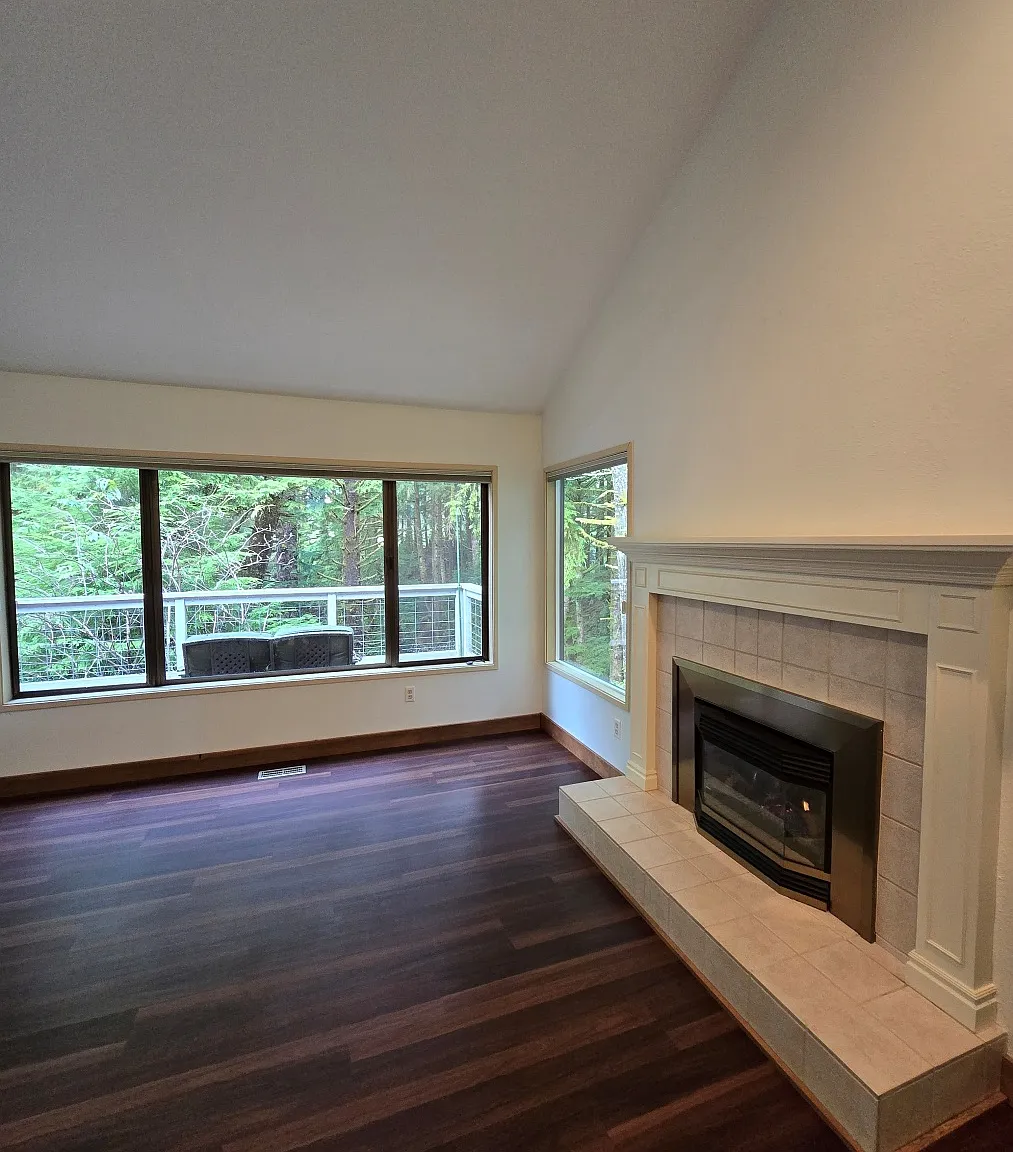 2bed/2bath located in Gated Salishan Hills — Photo 3