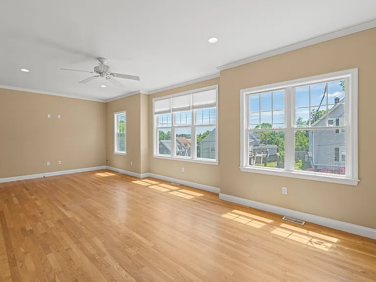 3 Prospect Hill St #3 — Photo 2