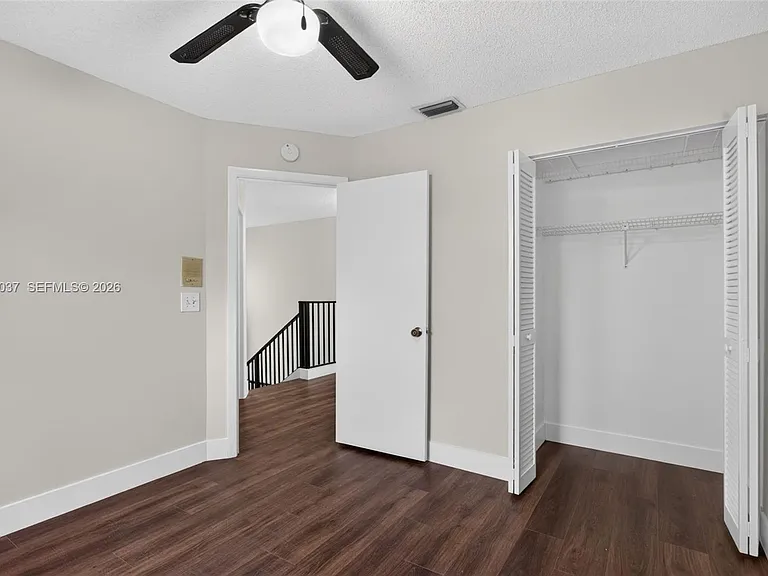 587 NW 38th Ave — Photo 27