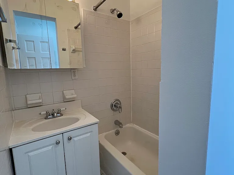 195 Spring St #10 — Photo 9