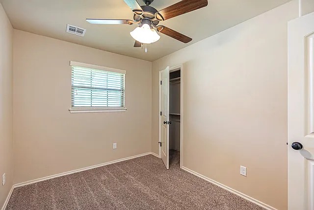 741 N Dallas Ave — Photo 26
