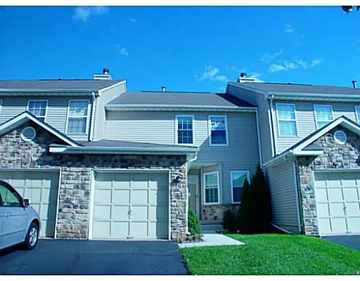 203 Heskers Ct photo 1