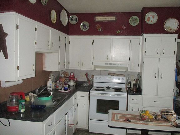 Kitchen -appliances included