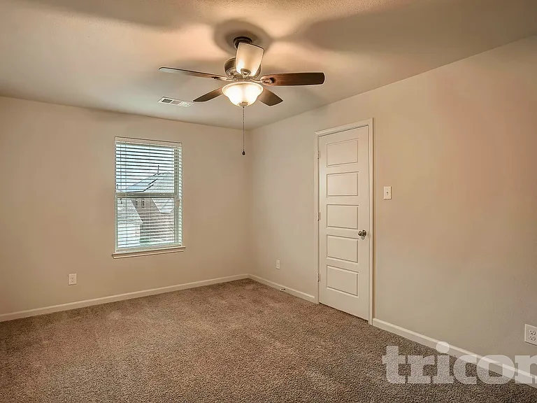 1592 Sugarberry Dr — Photo 7